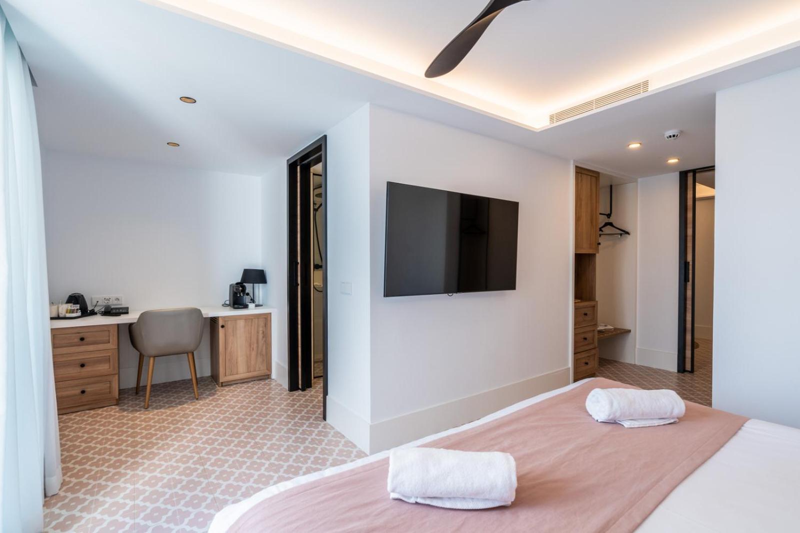 Neptuno Hotel & Spa 4 Sup Calella Zimmer foto