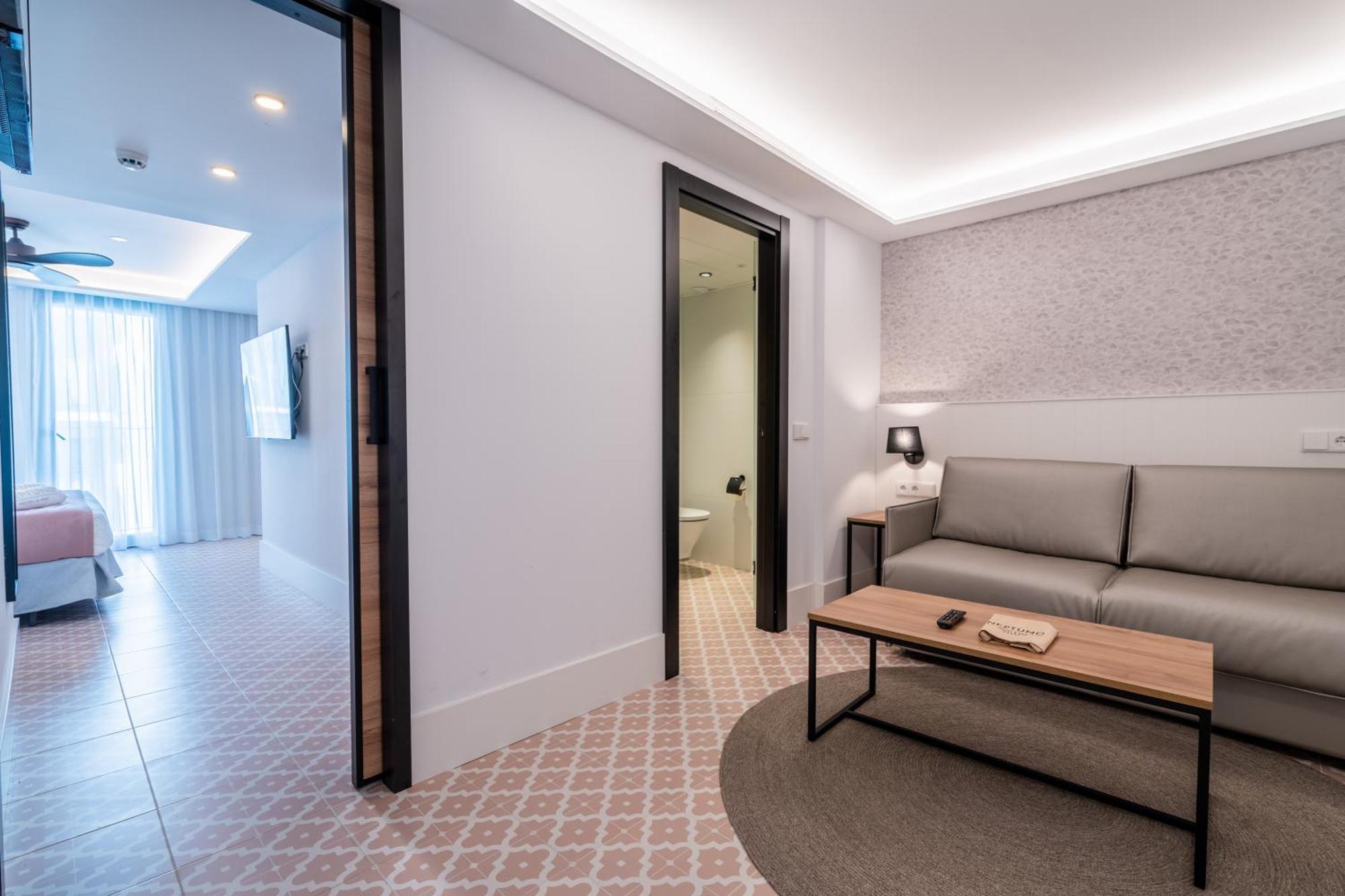 Neptuno Hotel & Spa 4 Sup Calella Zimmer foto