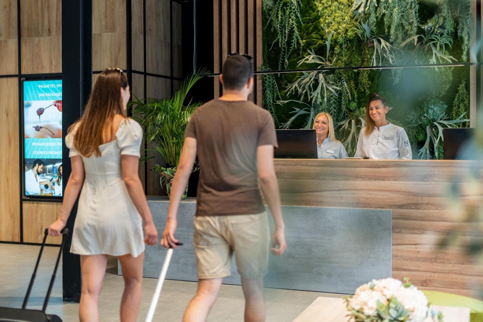 Neptuno Hotel & Spa 4 Sup Calella Exterior foto